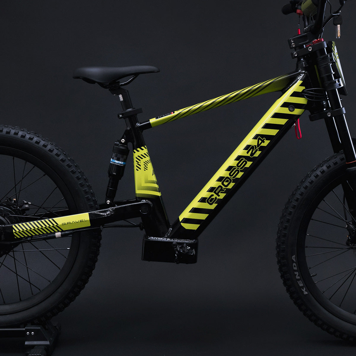 BICICLETA ELÉCTRICA GRAVEL CROSS 24